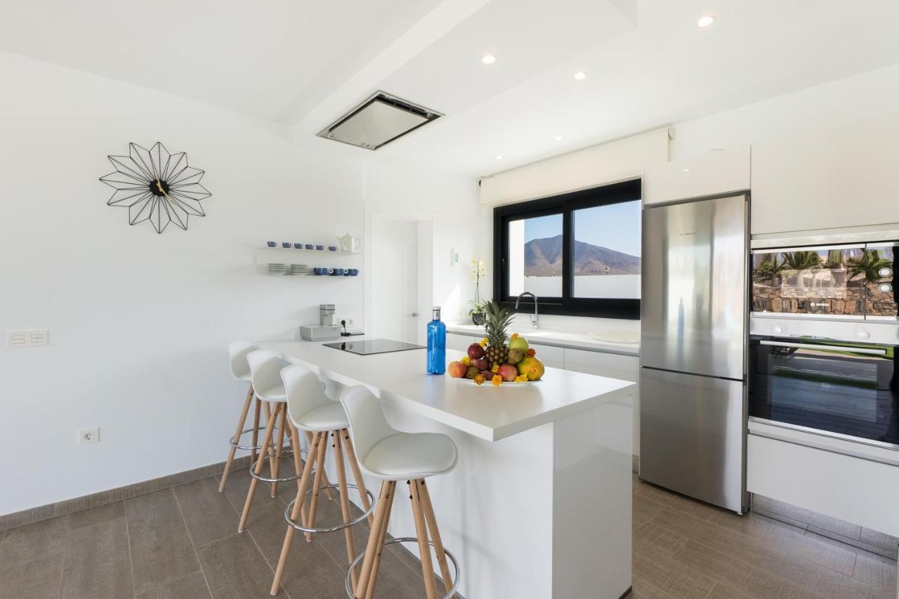 Sea Breeze Villas Lapa And Claca Playa Blanca  Zewnętrze zdjęcie